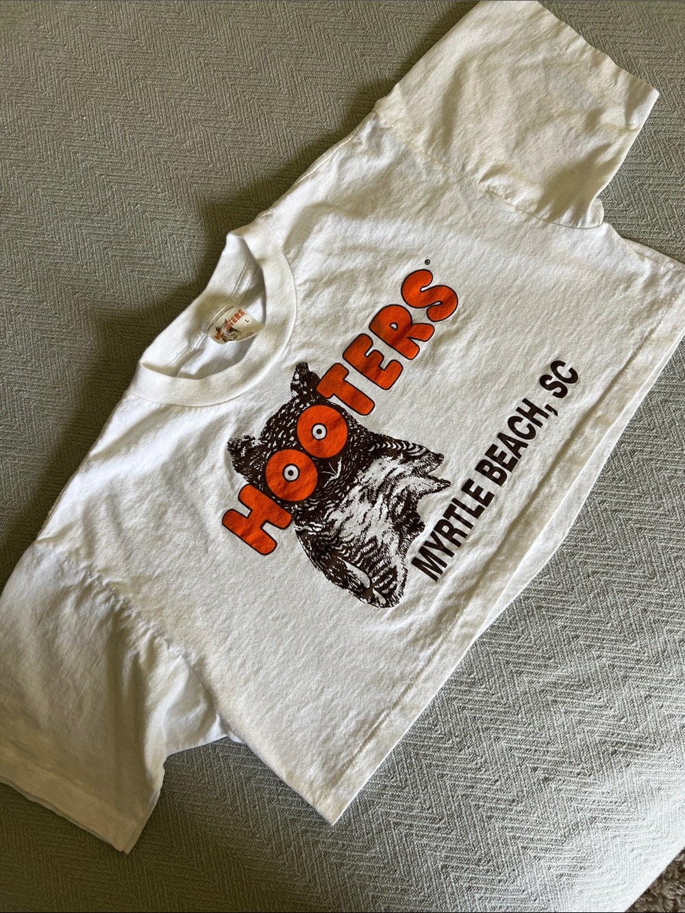 Vintage Official Hooters Myrtle Beach SC White Cropped Graphic Tee - Orange Logo